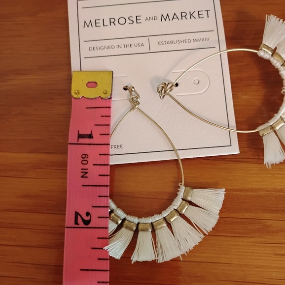 Women's White And Gold Tear Drop Hoop Tassel Earrings - Picture 4 of 4